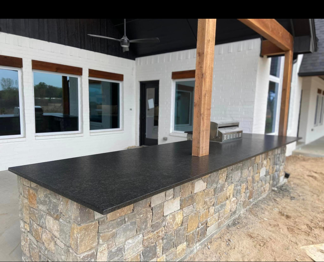Outdoor kitchen black granite
